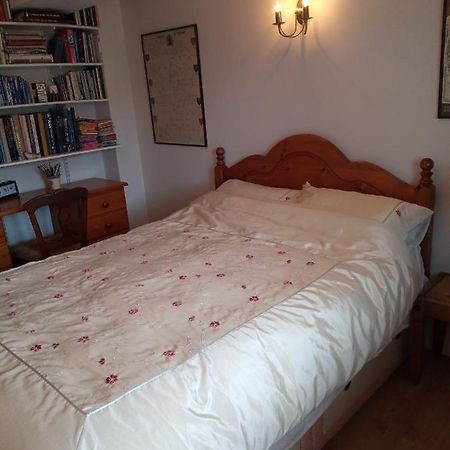 Charming, Wonderfully Cosy One Bedroom Apartment Giggleswick Bagian luar foto