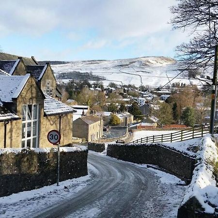 Charming, Wonderfully Cosy One Bedroom Apartment Giggleswick Bagian luar foto