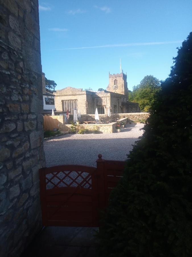 Charming, Wonderfully Cosy One Bedroom Apartment Giggleswick Bagian luar foto