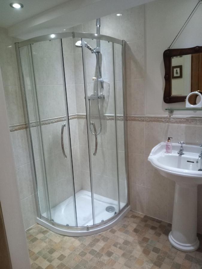 Charming, Wonderfully Cosy One Bedroom Apartment Giggleswick Bagian luar foto