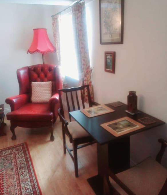 Charming, Wonderfully Cosy One Bedroom Apartment Giggleswick Bagian luar foto