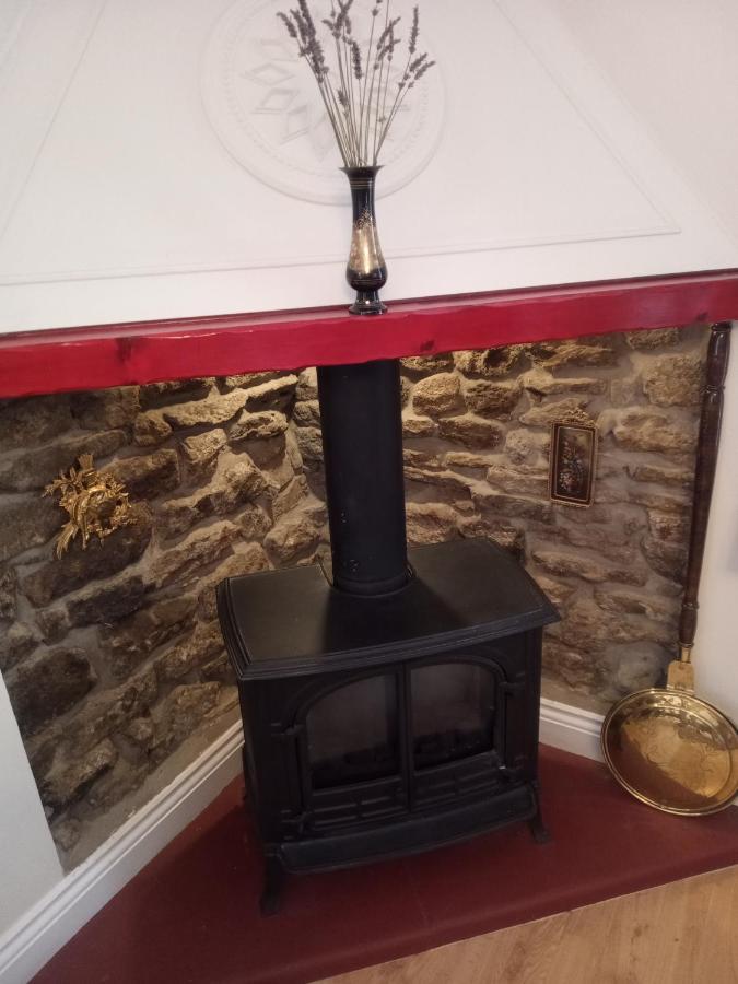 Charming, Wonderfully Cosy One Bedroom Apartment Giggleswick Bagian luar foto